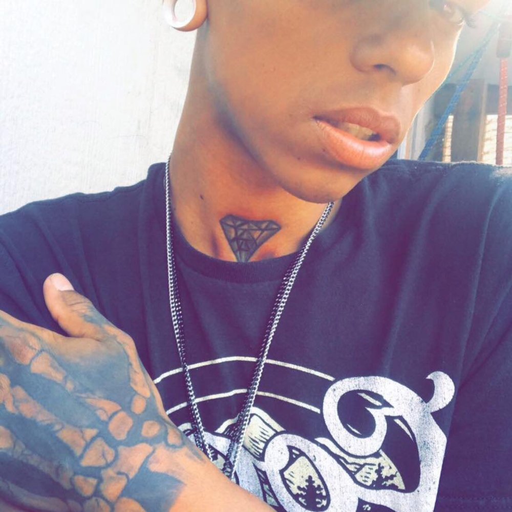 Meet your Posher, Derrell